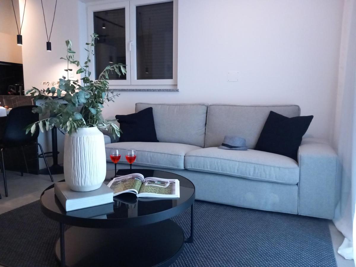 Urban Apartment Pula Luaran gambar