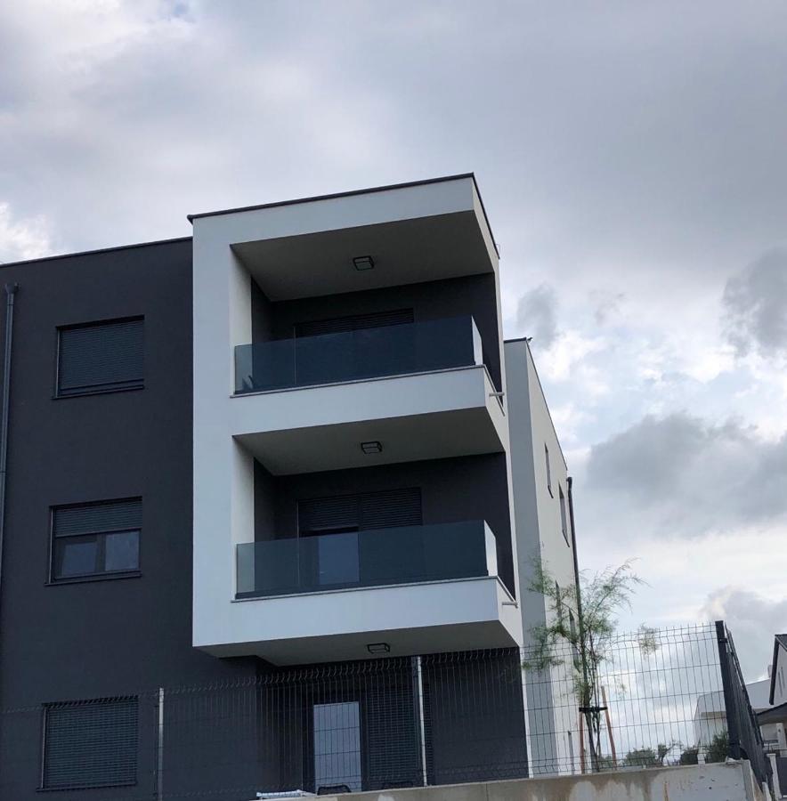 Urban Apartment Pula Luaran gambar